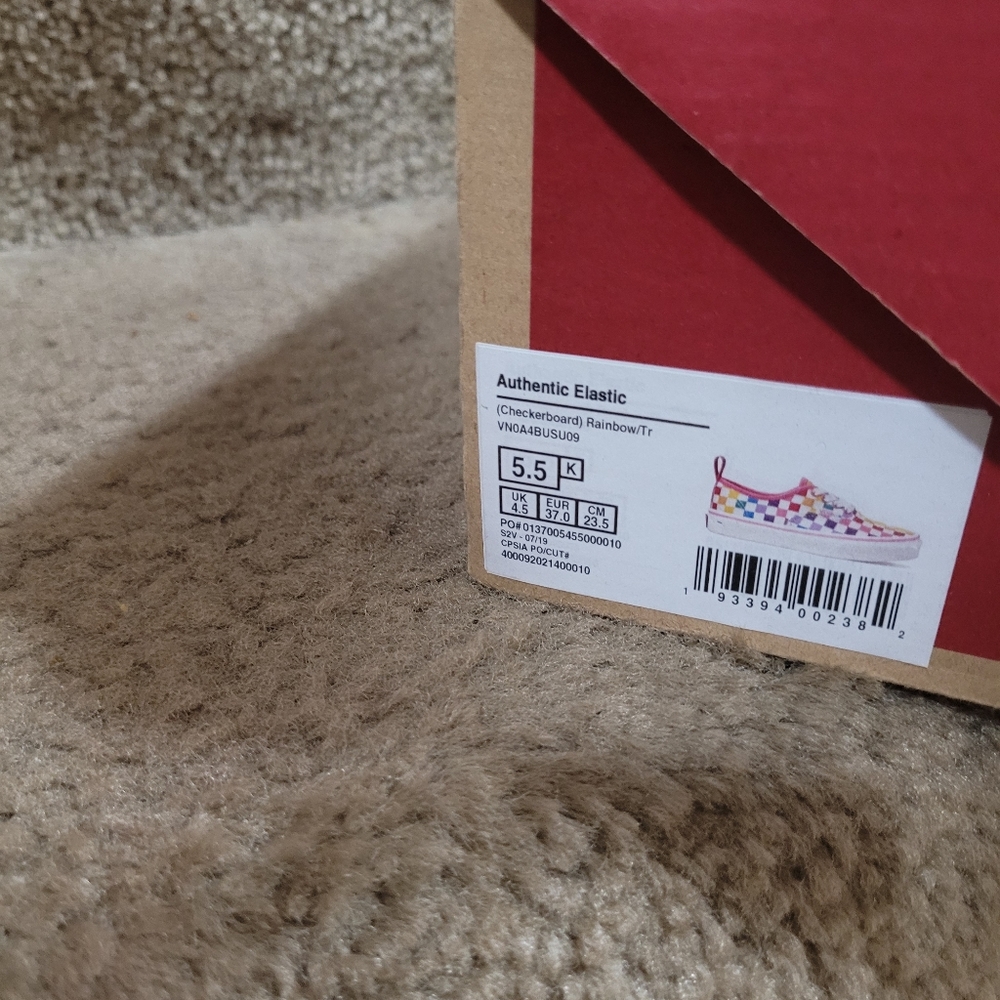 Sneakers - Picture 4 of 4